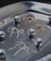 リボンリンクピアス ゴールド シルバー